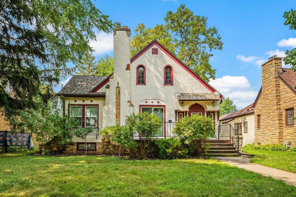 1211 Russell Avenue N, Minneapolis
