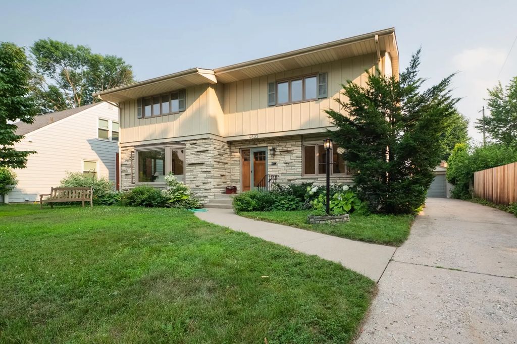 4609 Coffey Lane, Minneapolis