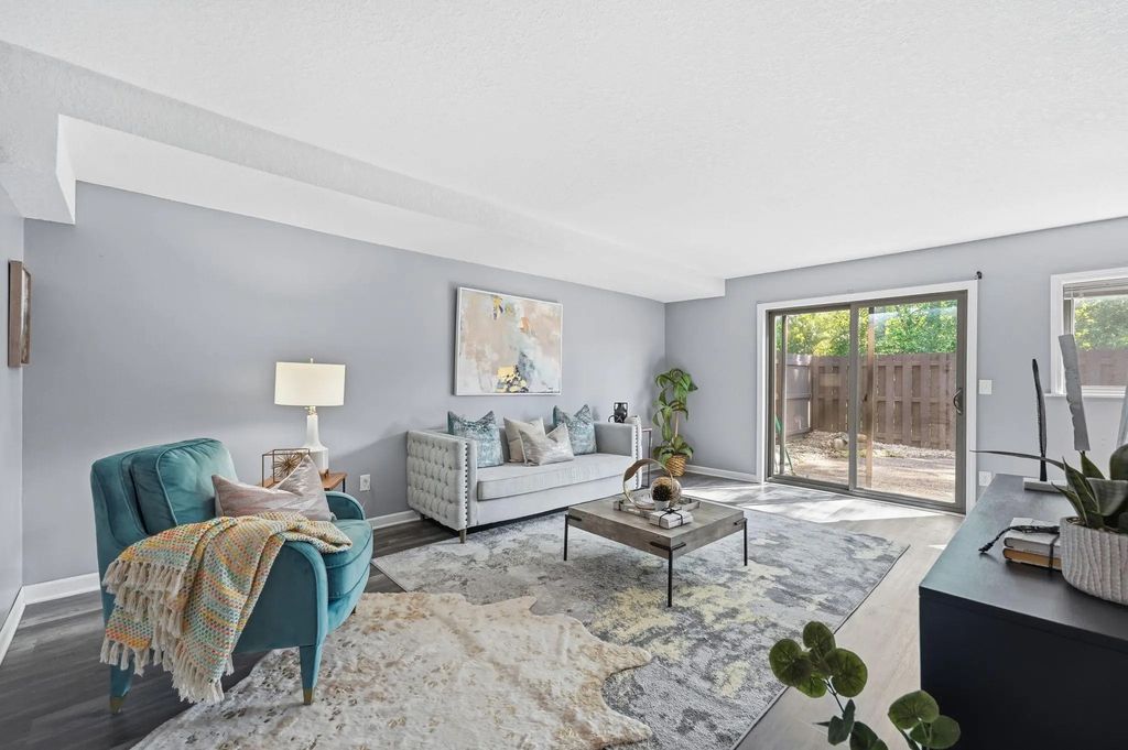 1762 Mcknight Road N 17, Maplewood