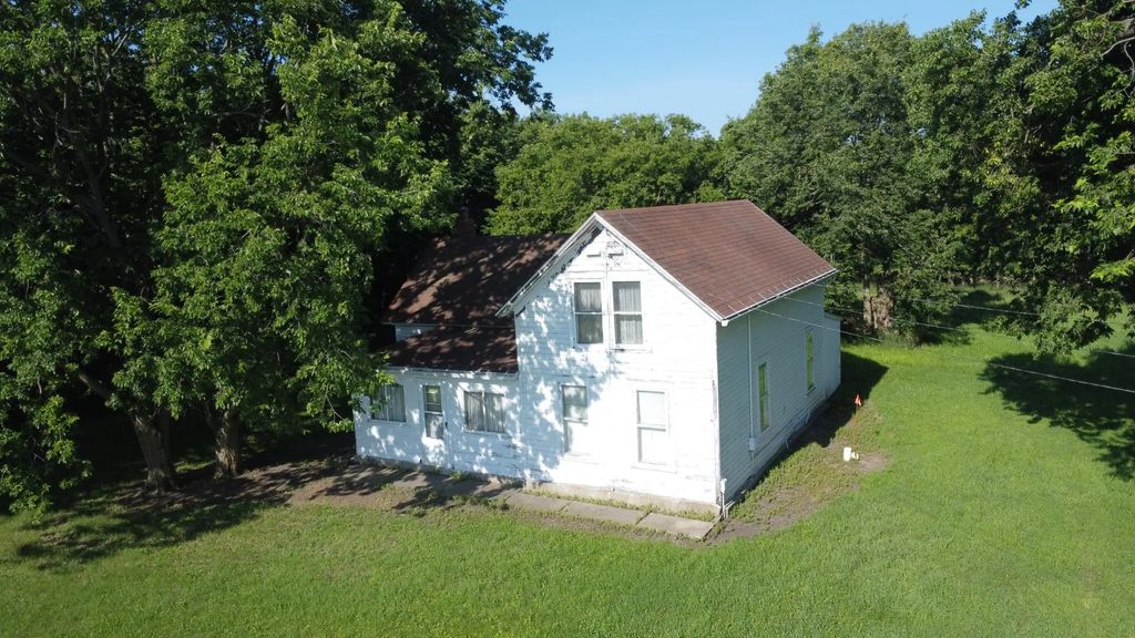 30683 St Hwy 7, Beardsley