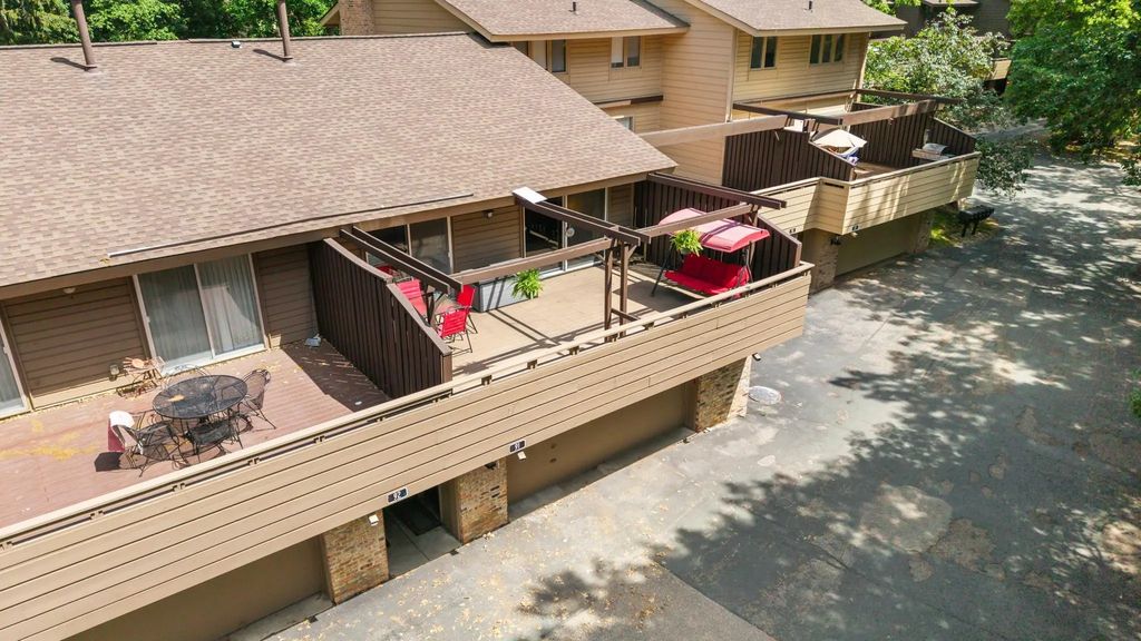 91 Birnamwood Drive, Burnsville