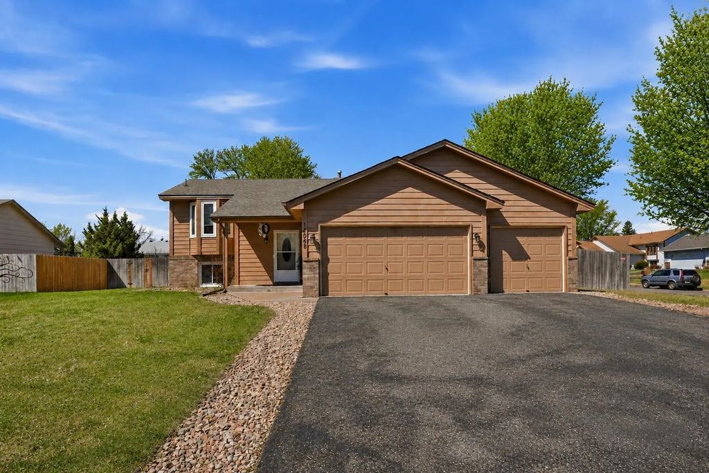 12048 Zea Street Nw, Coon Rapids