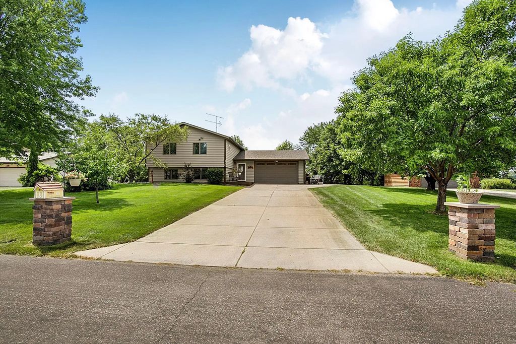 1735 Hazelwood Circle, St Cloud