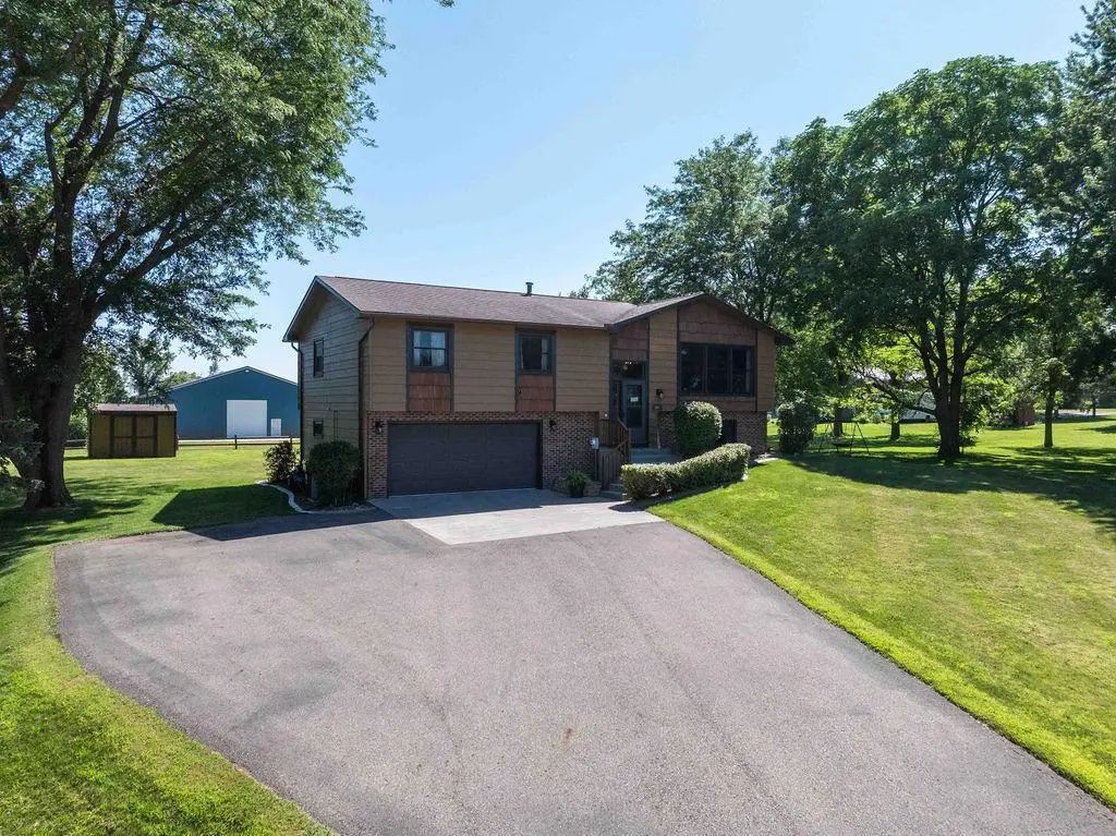 207 Maple Avenue Sw, Elysian