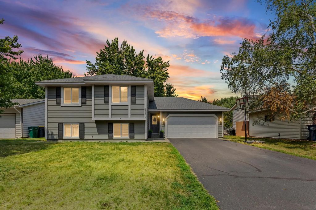 18270 Emerald Trail, Farmington