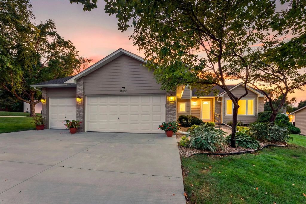 18887 Elgin Avenue, Farmington