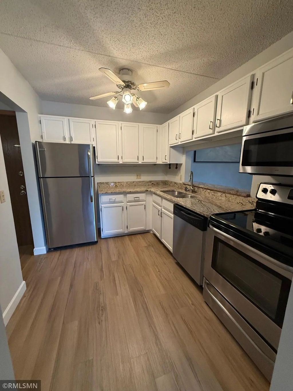 10511 Cedar Lake Road 309, Minnetonka