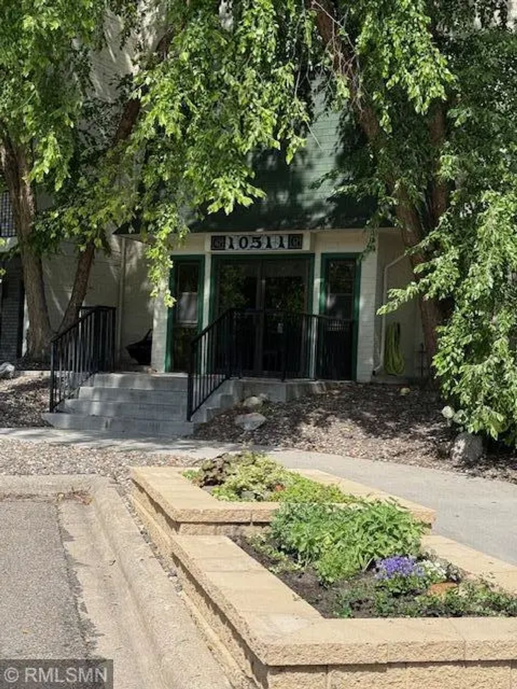 10511 Cedar Lake Road 309, Minnetonka