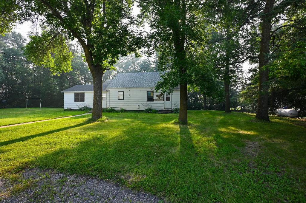 2601 County Road 14 Ne, Miltona