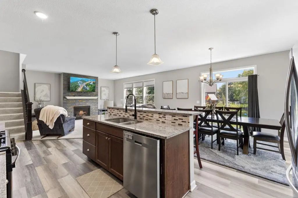 4596 Landings Way, Minnetrista