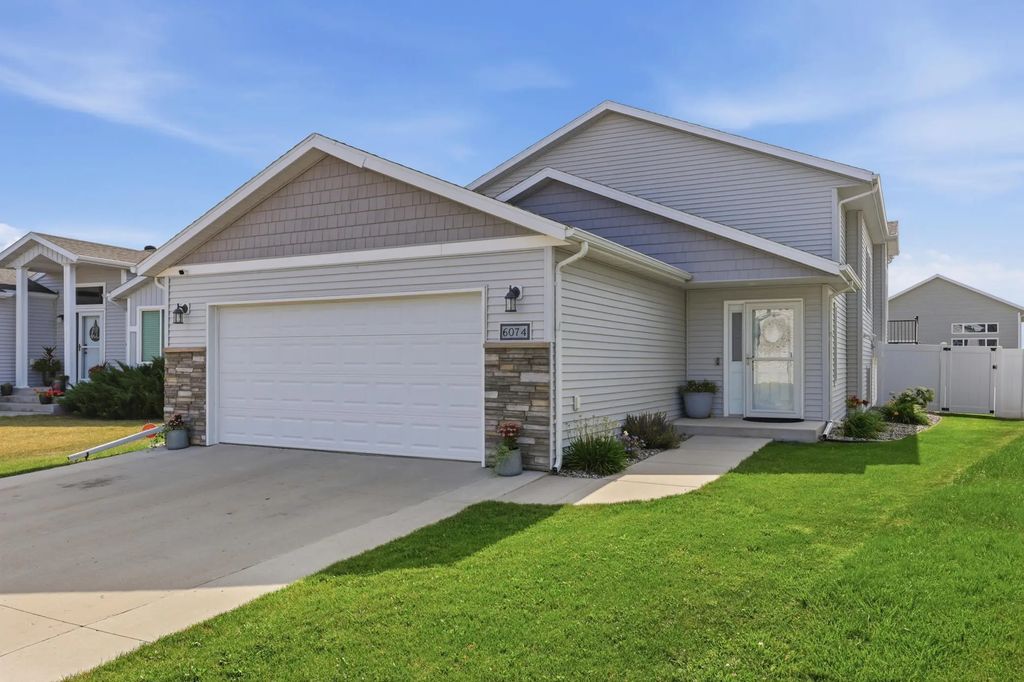 6074 59th Street S, Fargo