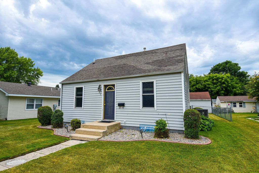 417 Kendall Avenue S, Thief River Falls