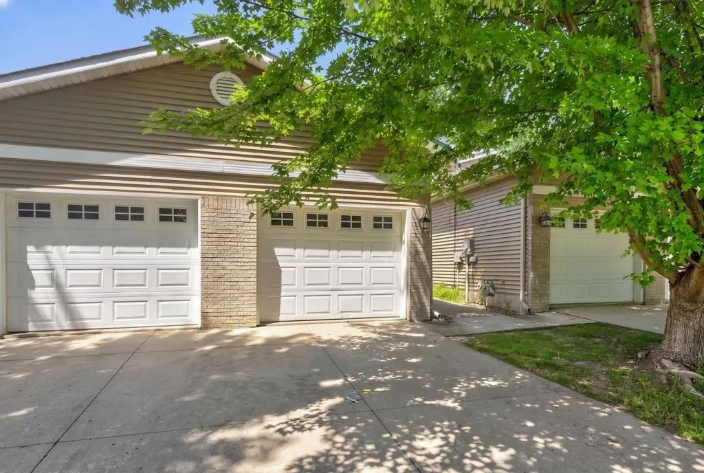 3132 River Falls Court Nw, Rochester