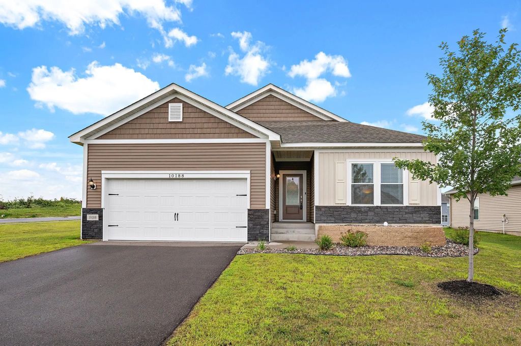 10188 Twin Lakes Parkway Nw, Elk River