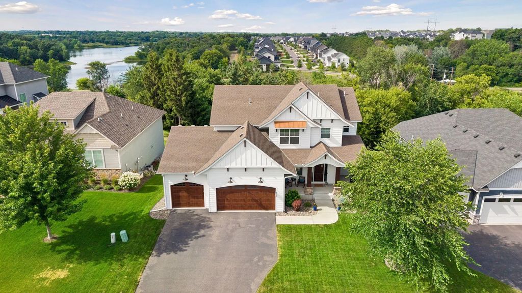 9708 Compass Pointe Court, Woodbury