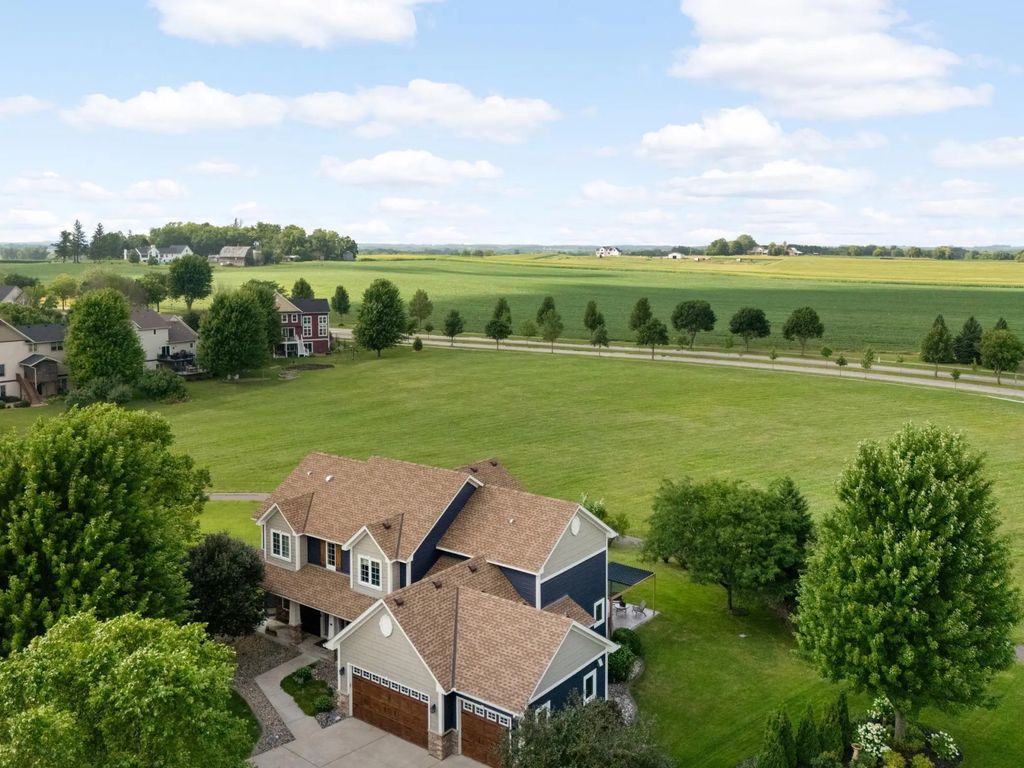 1004 Freedom Court, Northfield
