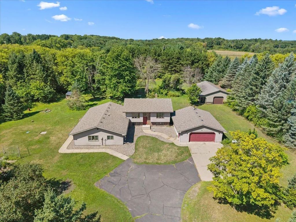 566 Plourde Drive, Somerset