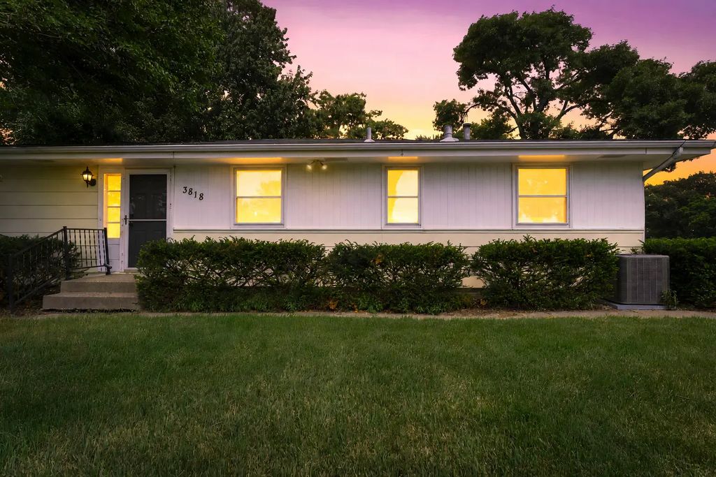3818 W 103rd Street, Bloomington