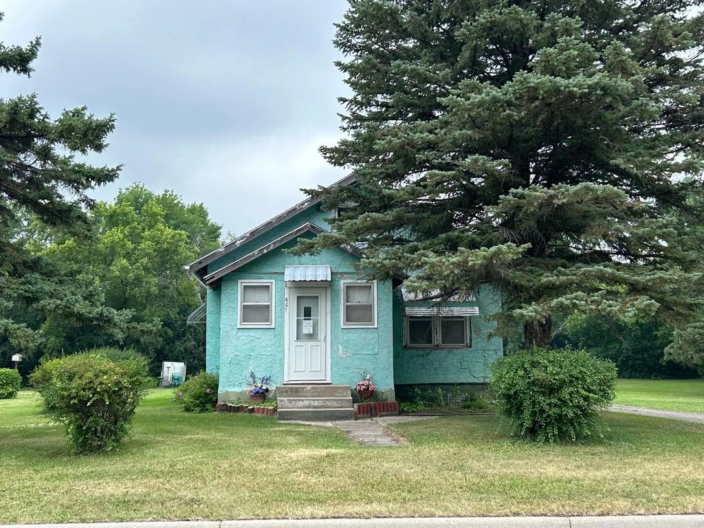 601 11th Street E, Thief River Falls