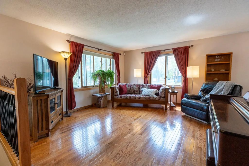 1513 32nd Avenue N, Saint Cloud