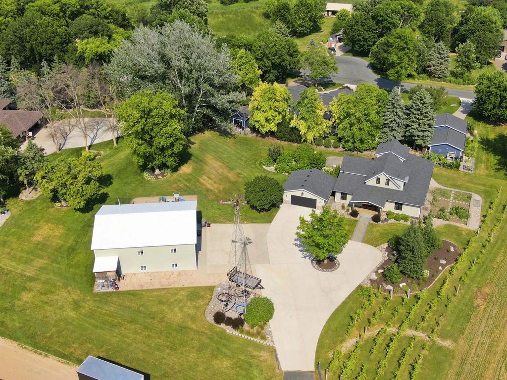 396 Maple Lane Se, New Prague