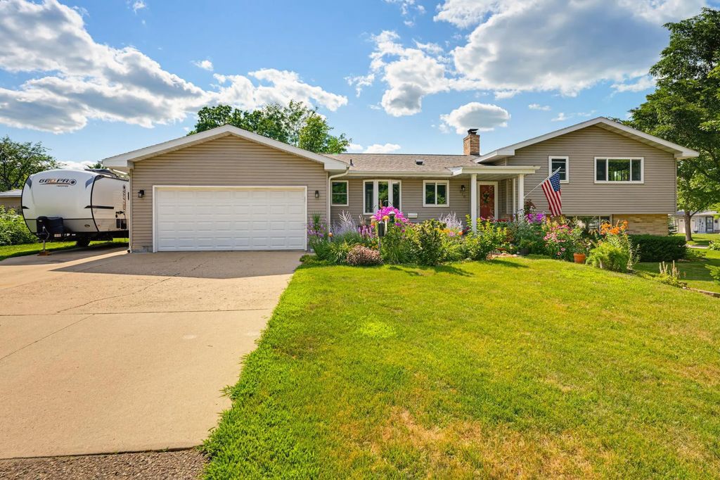 870 Hanson Drive Sw, Hutchinson