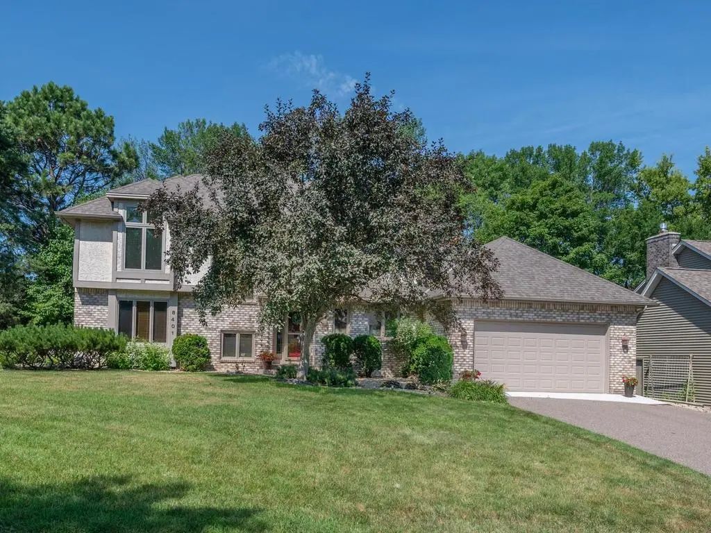 8401 Passfield Turn, Maple Grove