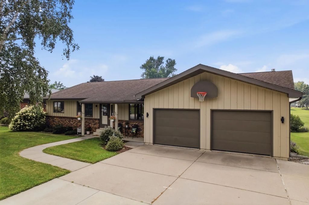 220 Country Club Drive, Lewiston