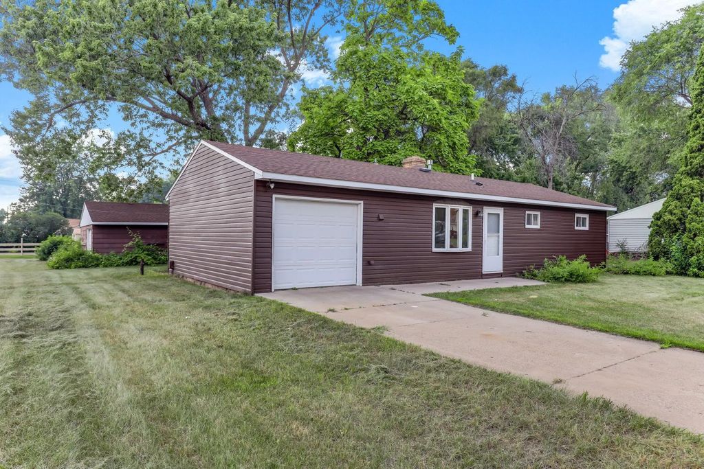 10100 Quince Street Nw, Coon Rapids