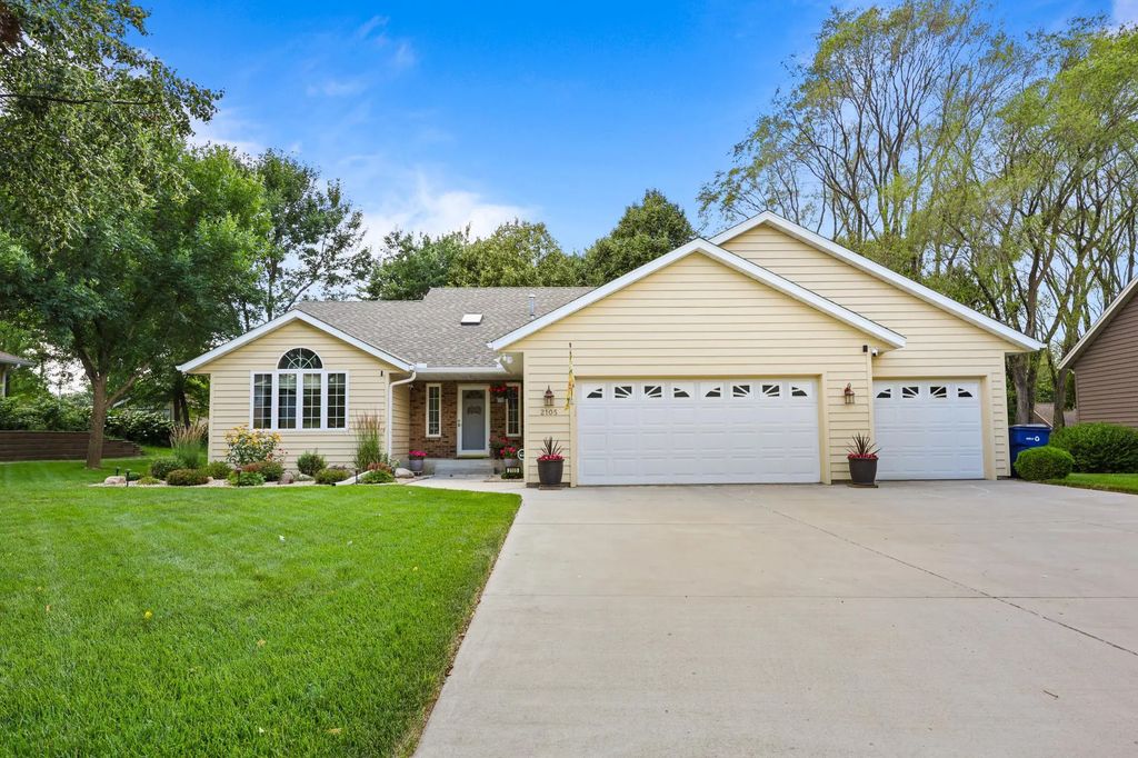 2105 Prairie Hill Road, St Cloud