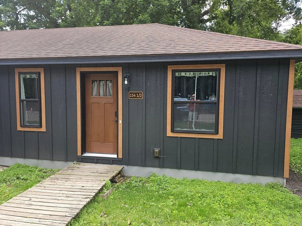 154 3rd Avenue, Spicer