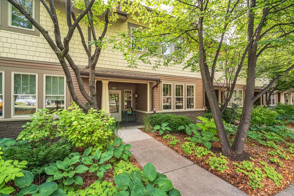 2108 Village Terrace, Bloomington