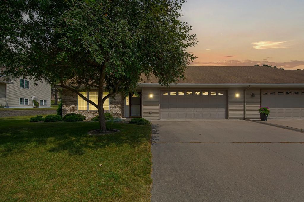 305 Tischler Avenue Se, Faribault