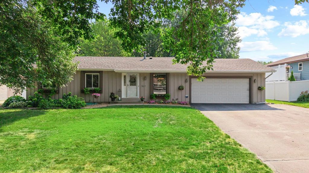 14682 Dunbar Court, Apple Valley