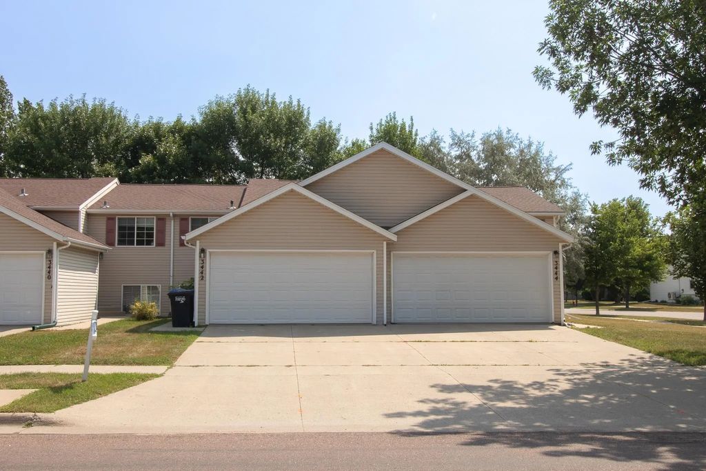 3442 32nd Street S, Fargo