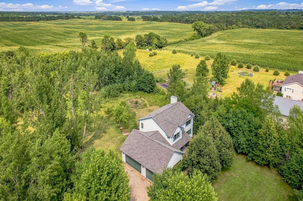 844 Moonbeam Road W, Hudson