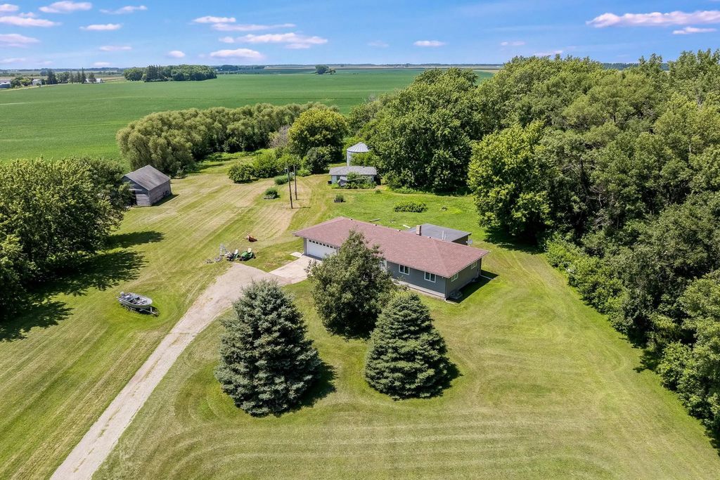 23265 445th Avenue, Delavan