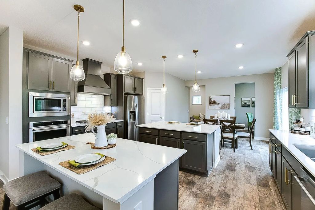 1641 Oak Creek Pass, Chaska