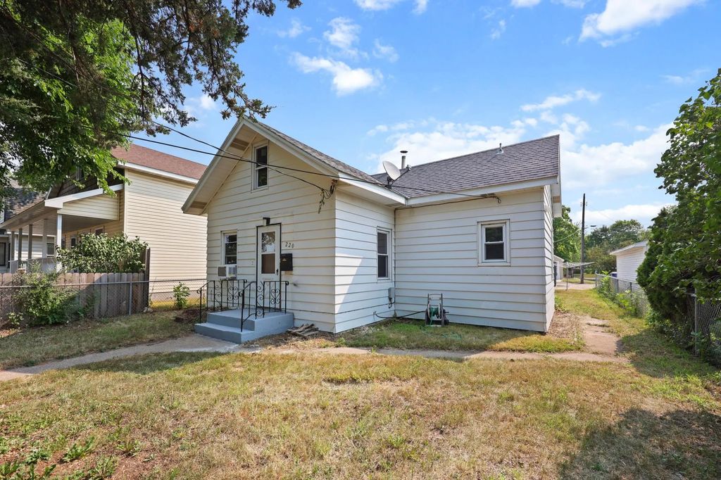 220 33rd Avenue N, St Cloud