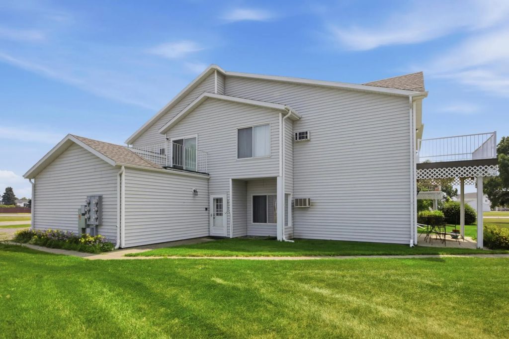 2923 32nd Street S, Moorhead
