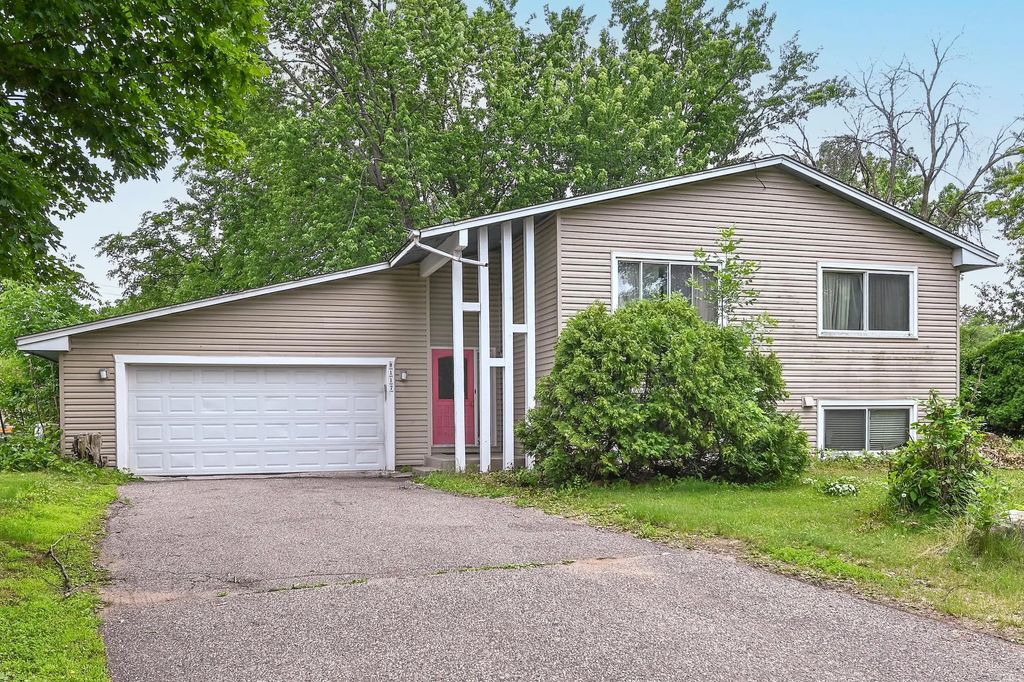 8117 Sunkist Circle, Brooklyn Park