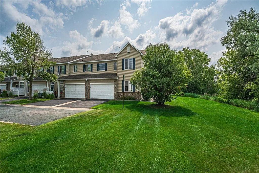18037 96th Avenue N, Maple Grove