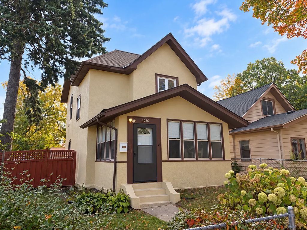 2910 Russell Avenue N, Minneapolis