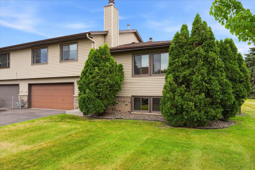 5215 84th Court N, Brooklyn Park