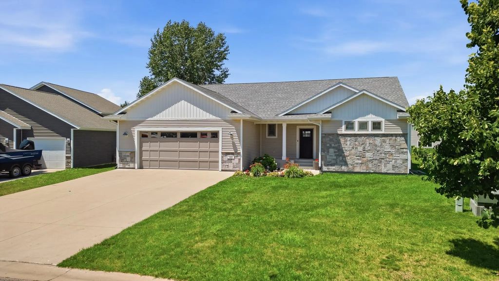 820 Fieldcrest Drive, Mankato