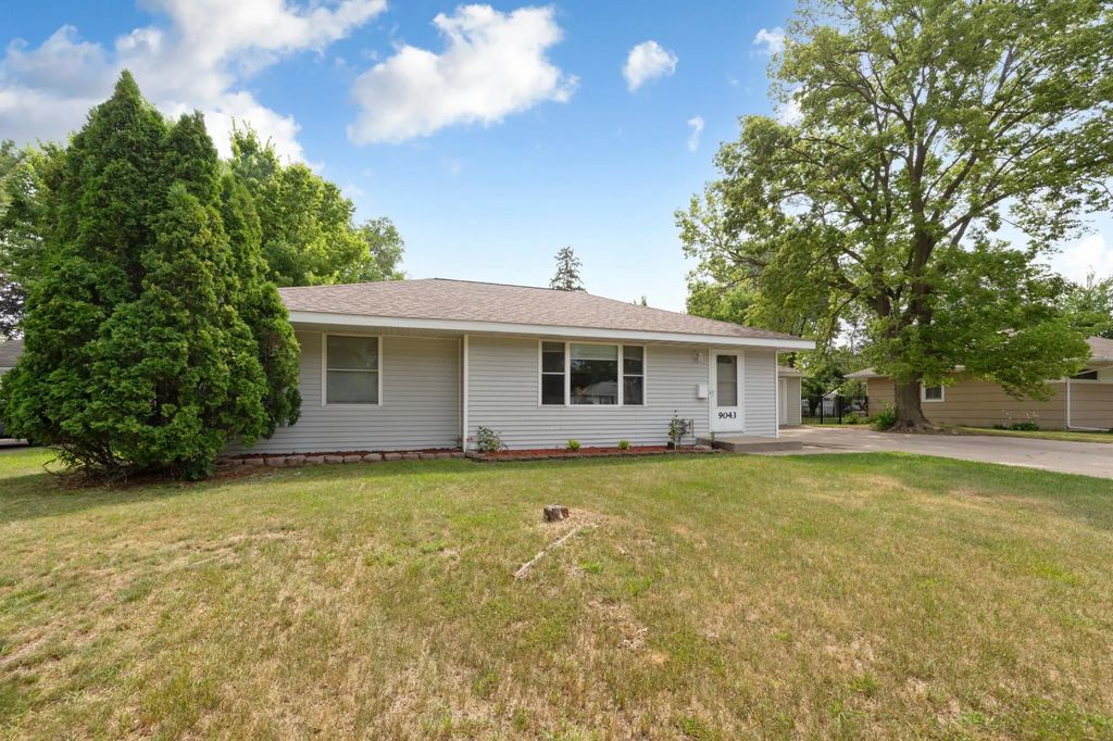 9043 13th Avenue S, Bloomington
