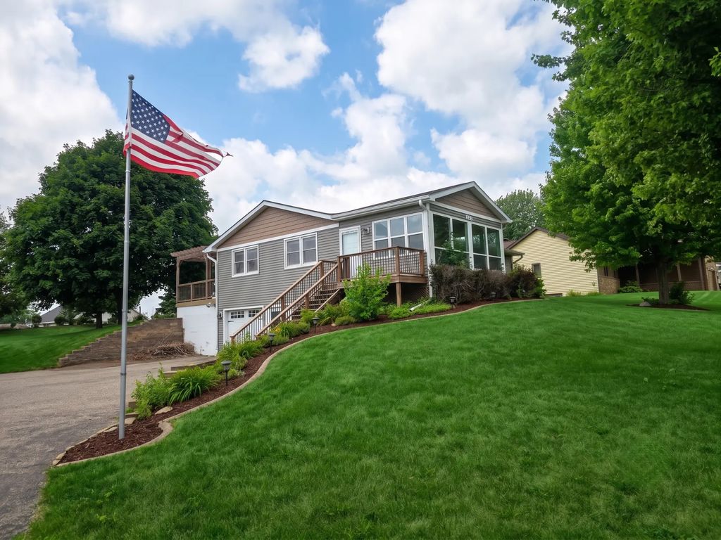 20483 Hamburg Avenue, Lakeville