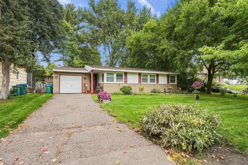6810 W 23rd Street, Saint Louis Park