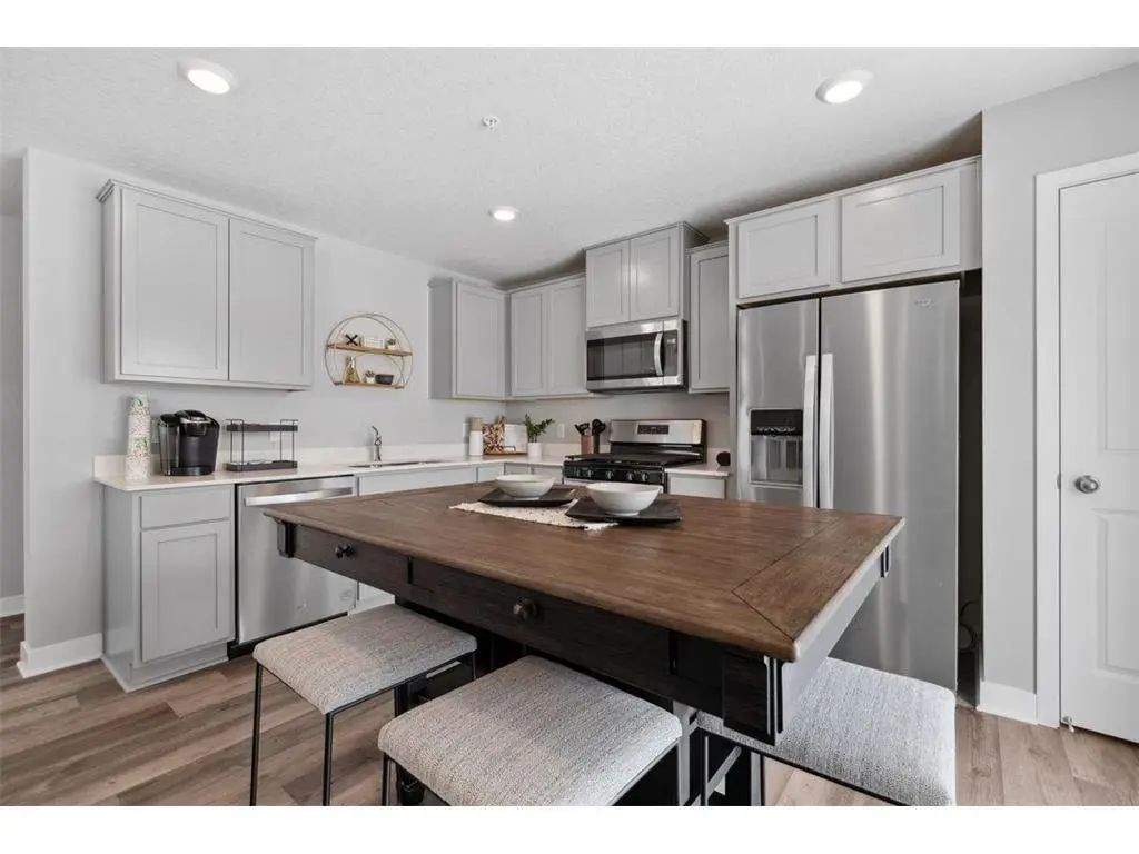 13753 Victoria Meadows Court, Rosemount