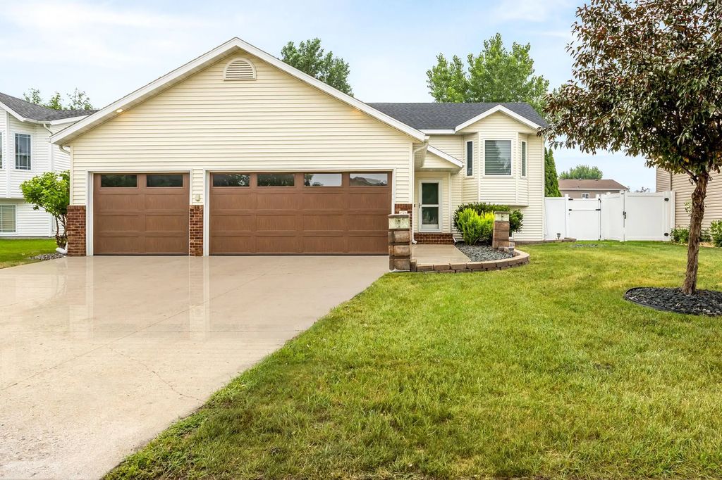4334 45th Avenue S, Fargo